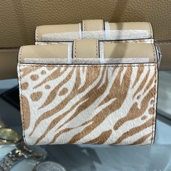 MICHAEL KORS
Carmen Medium Flap Bifold Faux Fur-Leather Wallet
Camel 
NWT - Picture 3 of 16